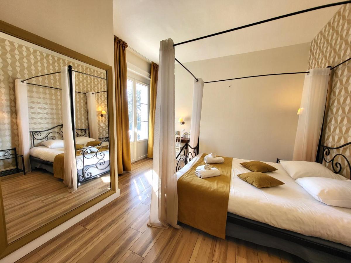 Domaine Des Cedres - Hotel, Gites Et Insolites Villebois Exterior photo