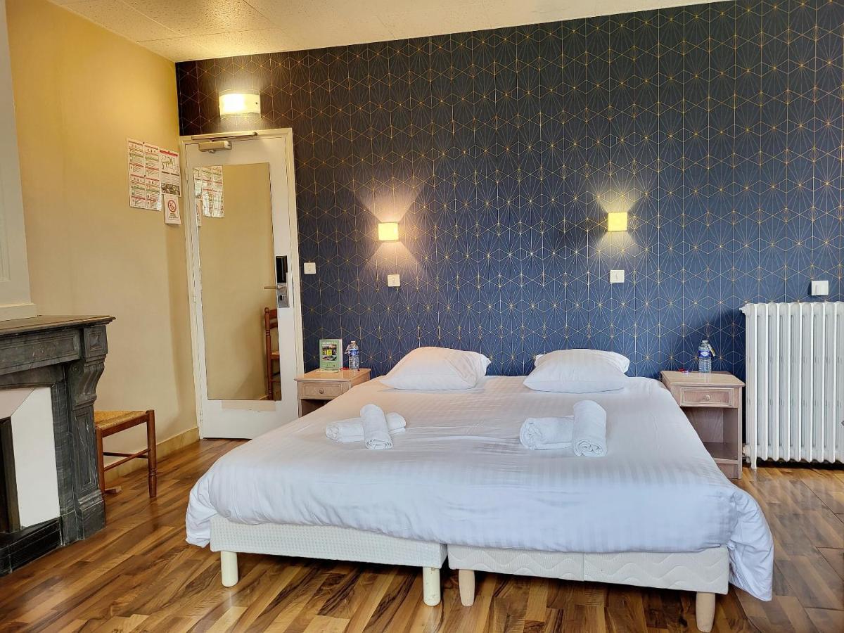 Domaine Des Cedres - Hotel, Gites Et Insolites Villebois Exterior photo