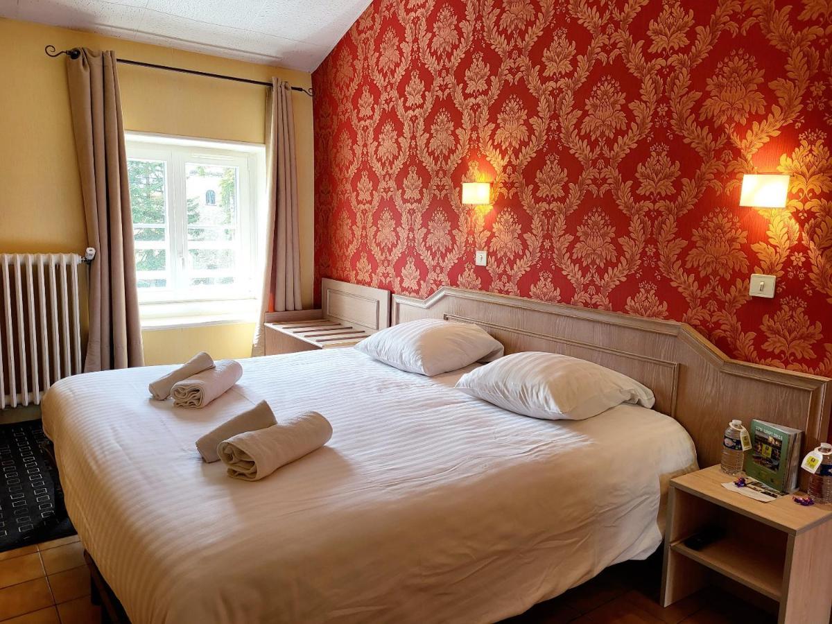 Domaine Des Cedres - Hotel, Gites Et Insolites Villebois Exterior photo