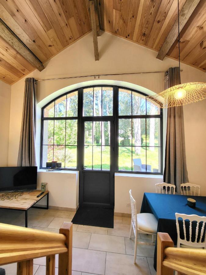 Domaine Des Cedres - Hotel, Gites Et Insolites Villebois Exterior photo